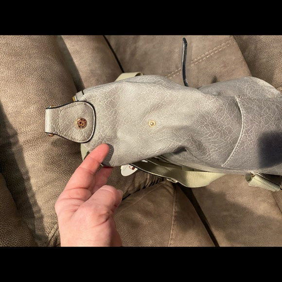 Gray backpack - Picture 10 of 11